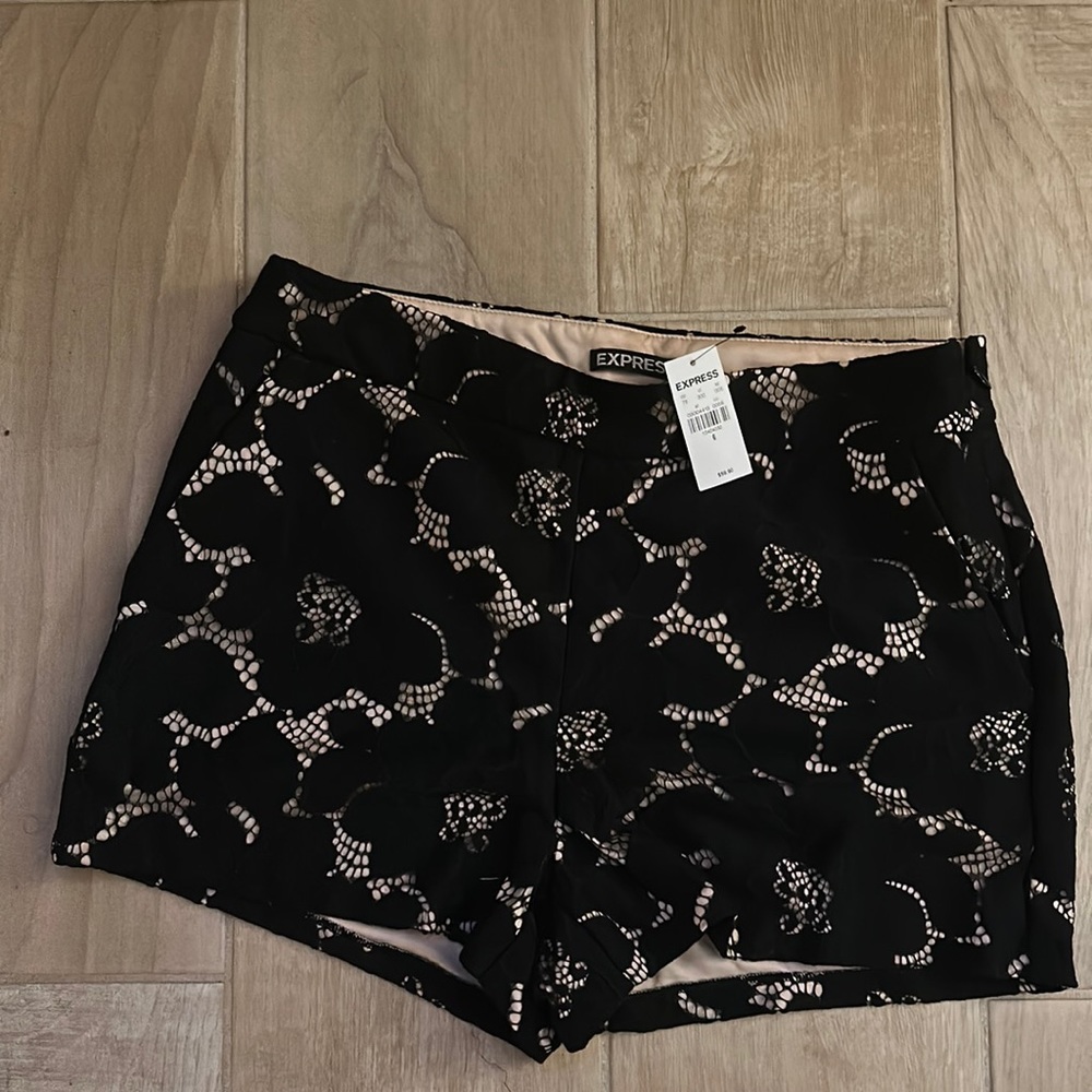 NWT express short black size 6